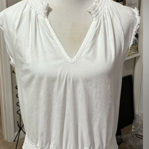 Bella Dahl white v-neck with cap sleeve-small